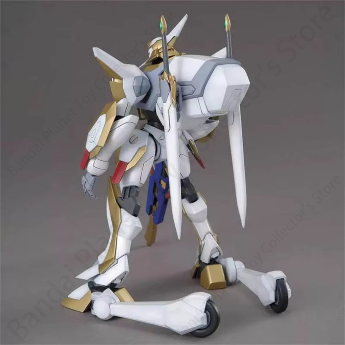 Bandai Orijinal Gundam Model A - Model Kit Lancelot incelemesi ve fiyatı